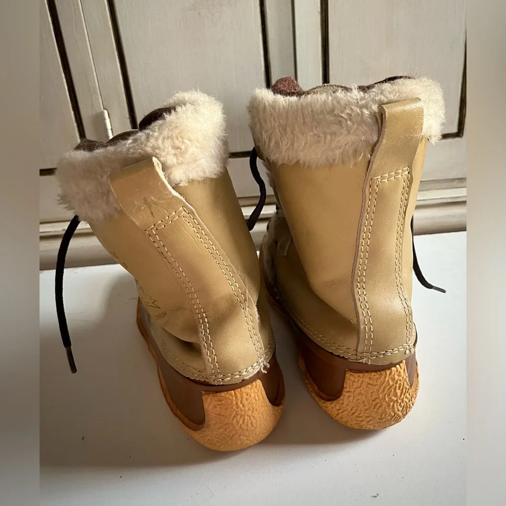 Women’s Vintage Sorel Nanook Insulated Lace Up Wool Lined Tan Winter Boots 9